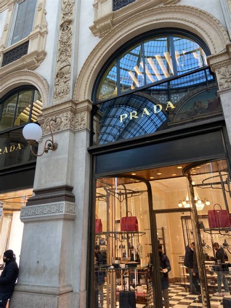 vestiti di lusso negozio a modena prada|negozi in prada.